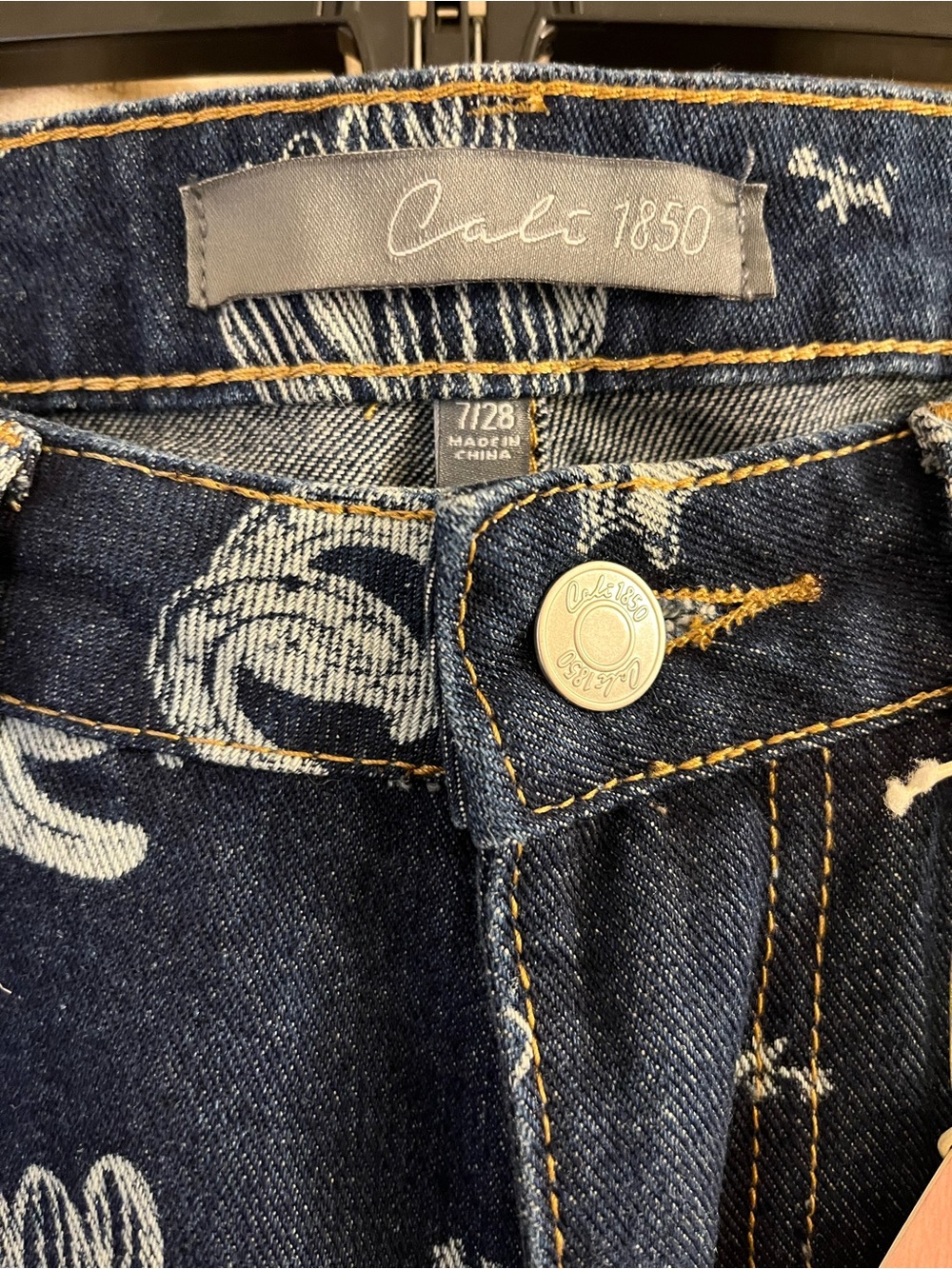NWT Cali 1850 Western Cowboy Print Straight Leg Women’s 7 Jeans Dark Wash - Picture 3 of 4